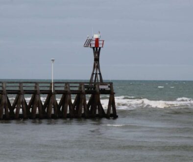 lifeguard-hut-sea-against-sky_0x800