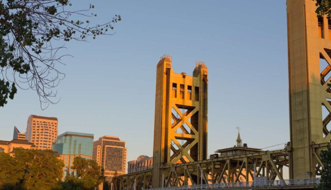 low-angle-view-buildings-against-sky_0x800