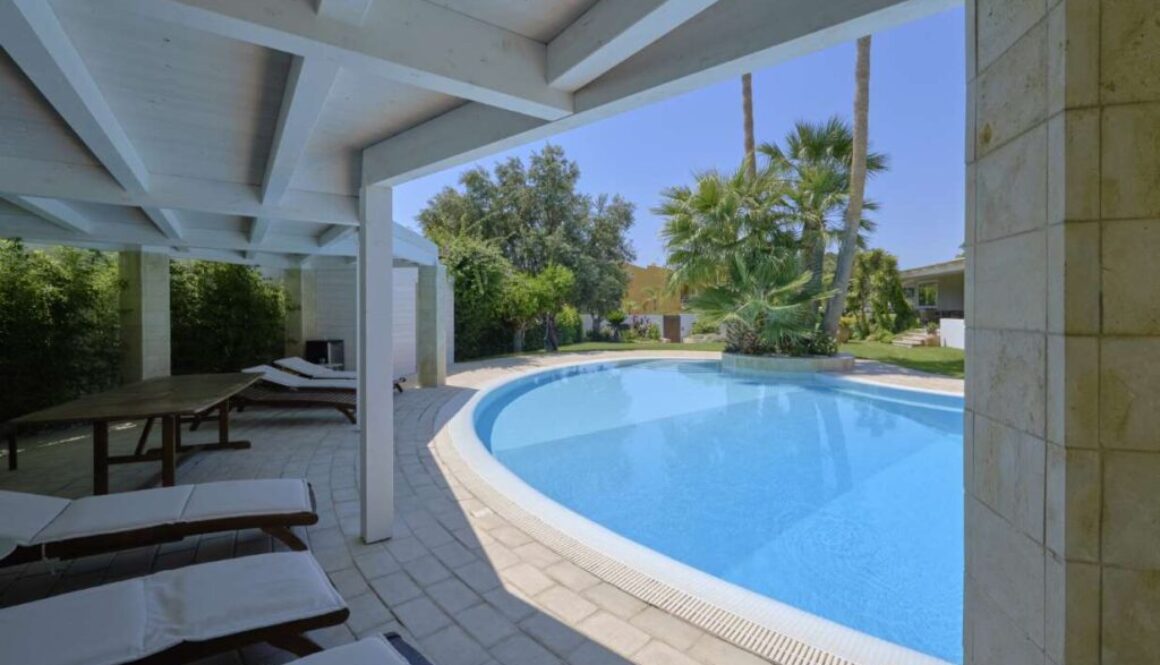 italy-sicily-ragusa-province-countryside-29-july-2022-elegant-private-house-view-swimming-pool-garden-editorial_0x800