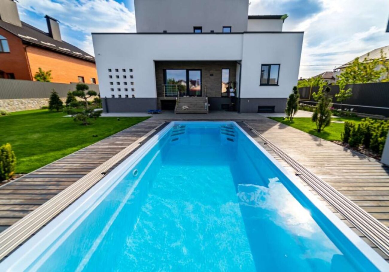 natural-garden-with-water-pool-luxurious-house-garden-background-pool-with-clean-water_0x800 natural-garden-with-water-pool-luxurious-house-garden-background-pool-with-clean-water_0x800