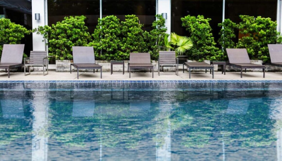 swimming-pool-with-stair-tree_0x800