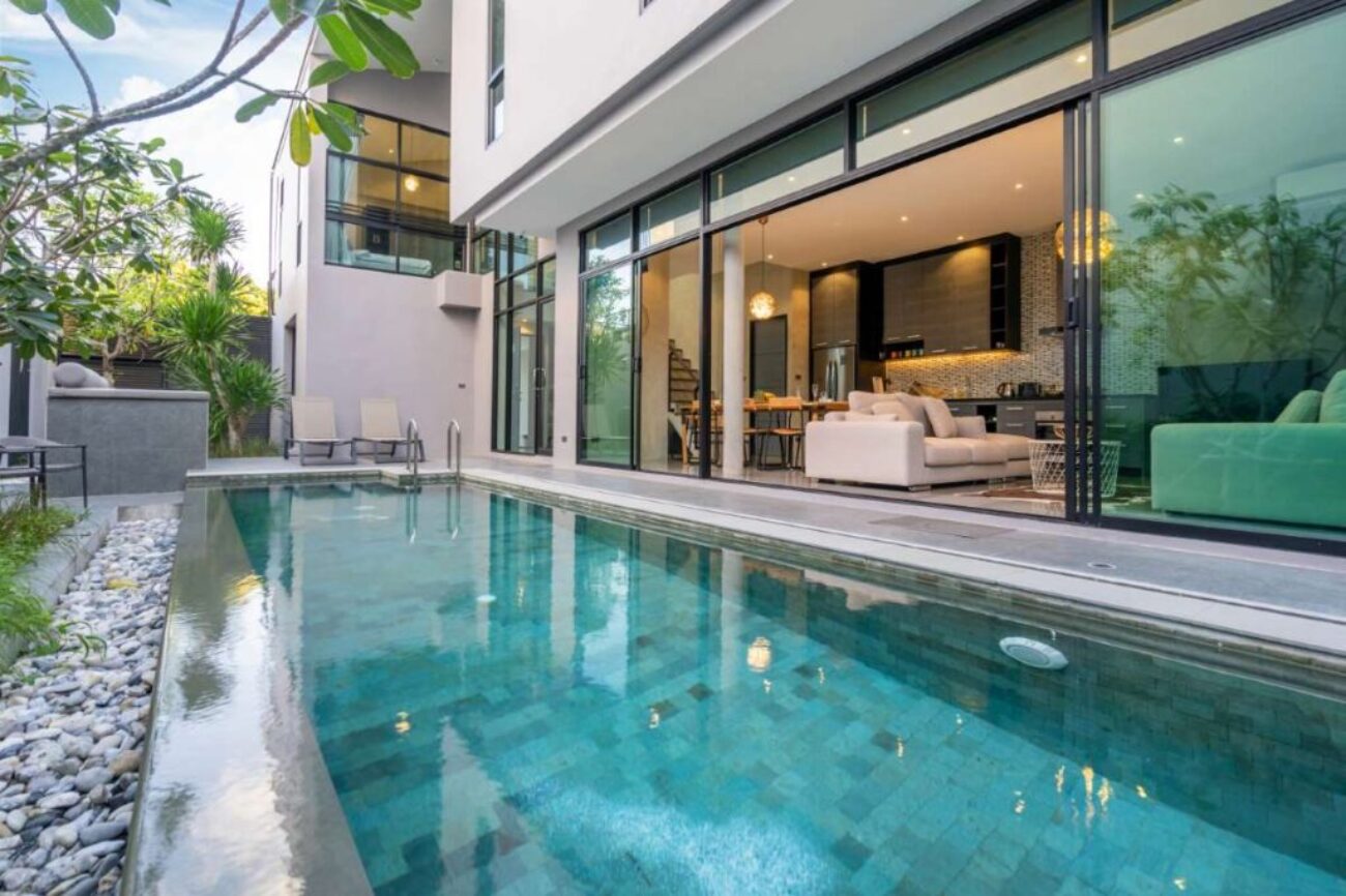 exterior-home-with-swimming-pool-house_0x800