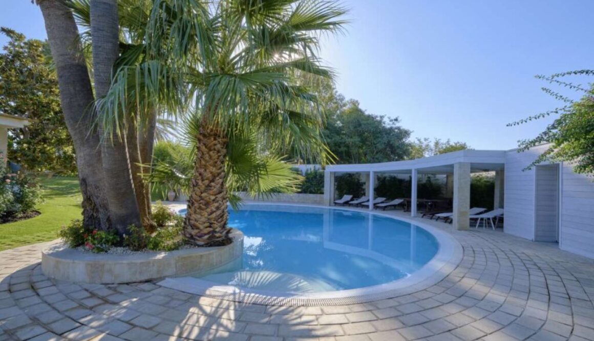 italy-sicily-ragusa-province-countryside-29-july-2022-elegant-private-house-view-swimming-pool-garden-editorial_0x800