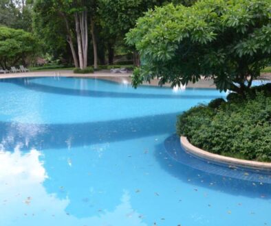 part-swimming-pool-with-blue-water_0x800