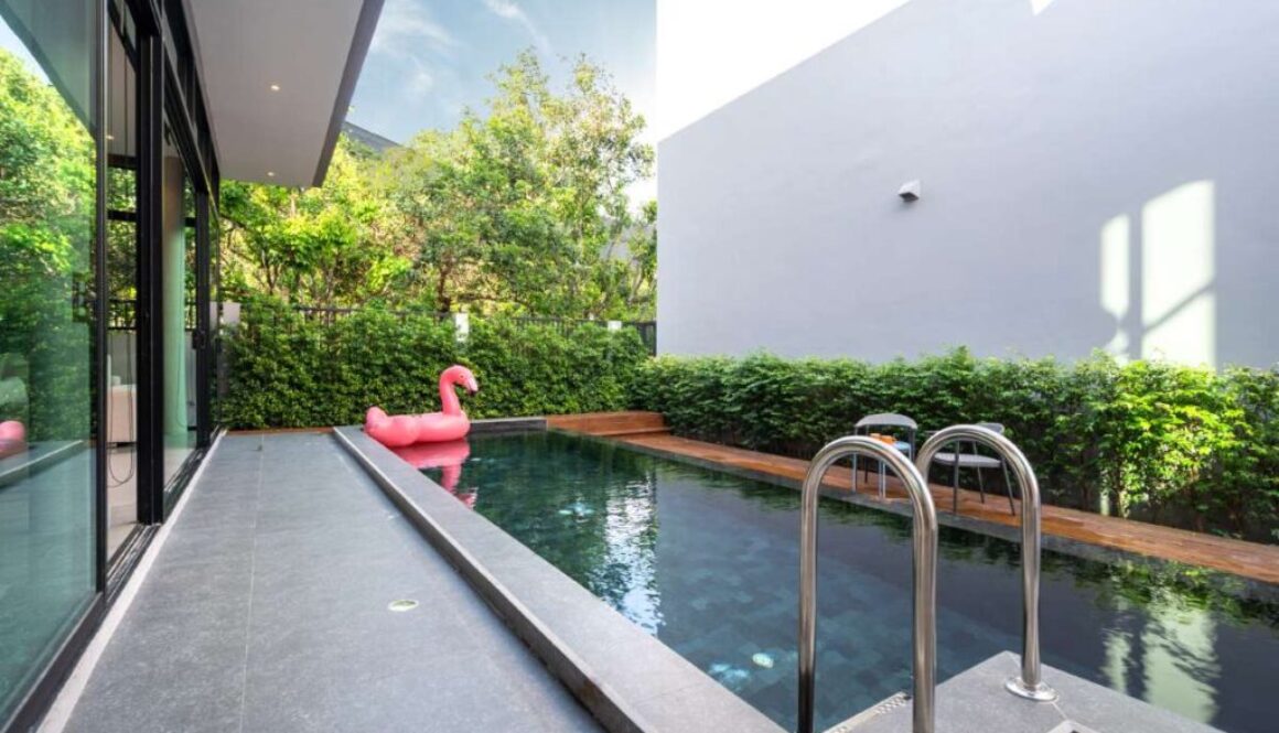 pool-terrace-pink-floating-duck-infinity-swimming-pool_0x800